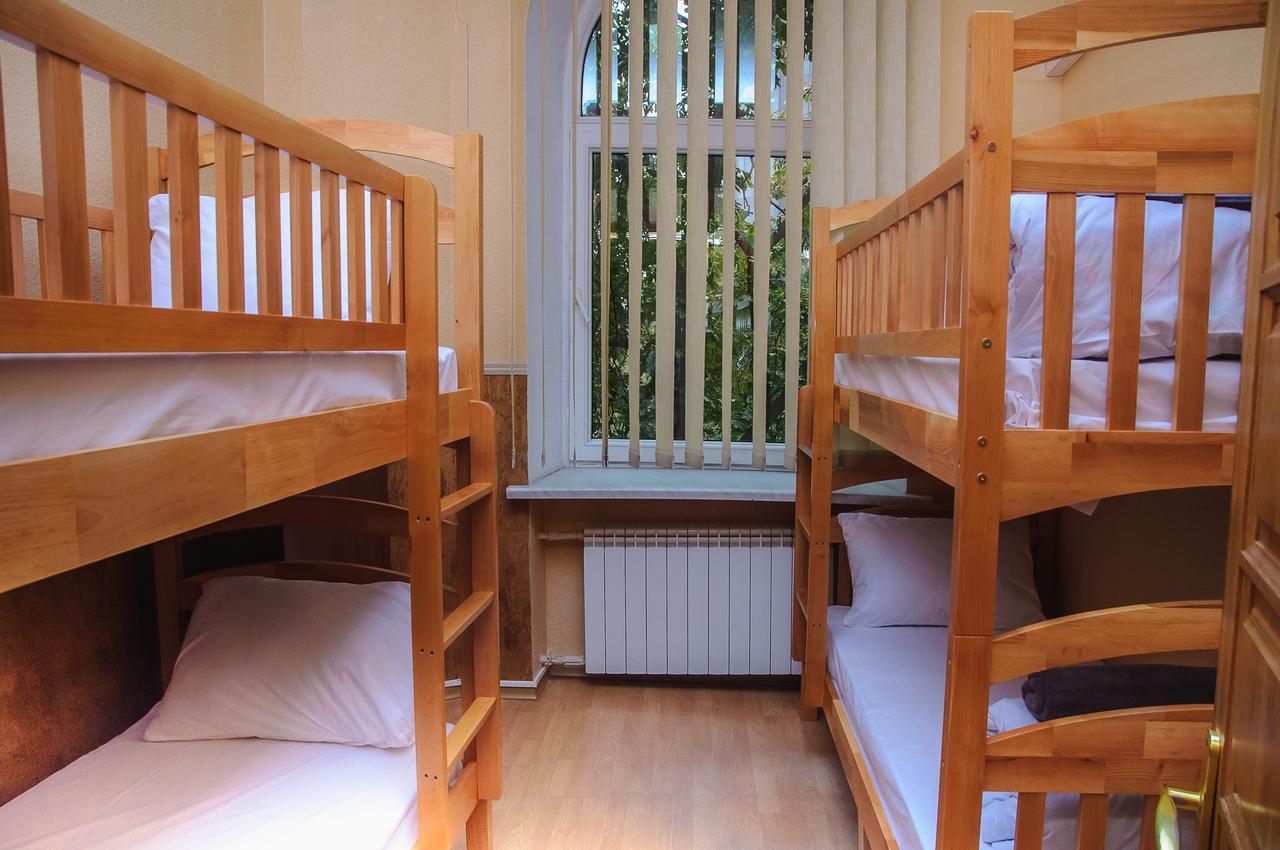 Golden Globus Hostel キエフ エクステリア 写真